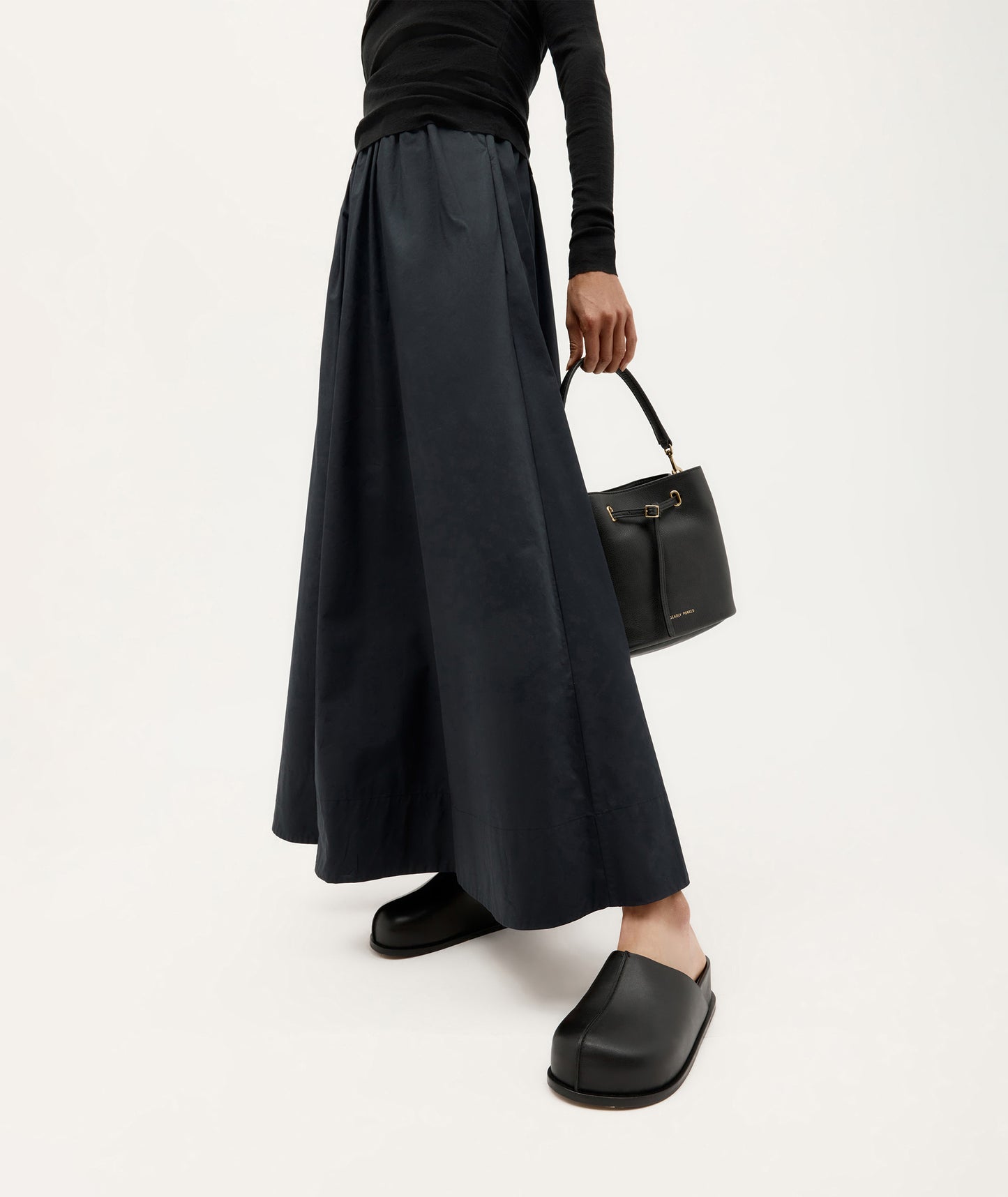 Alastor Slide Black