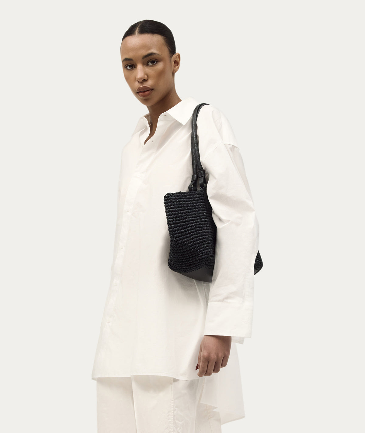 Medium Bandit Tote Black Raffia/Black
