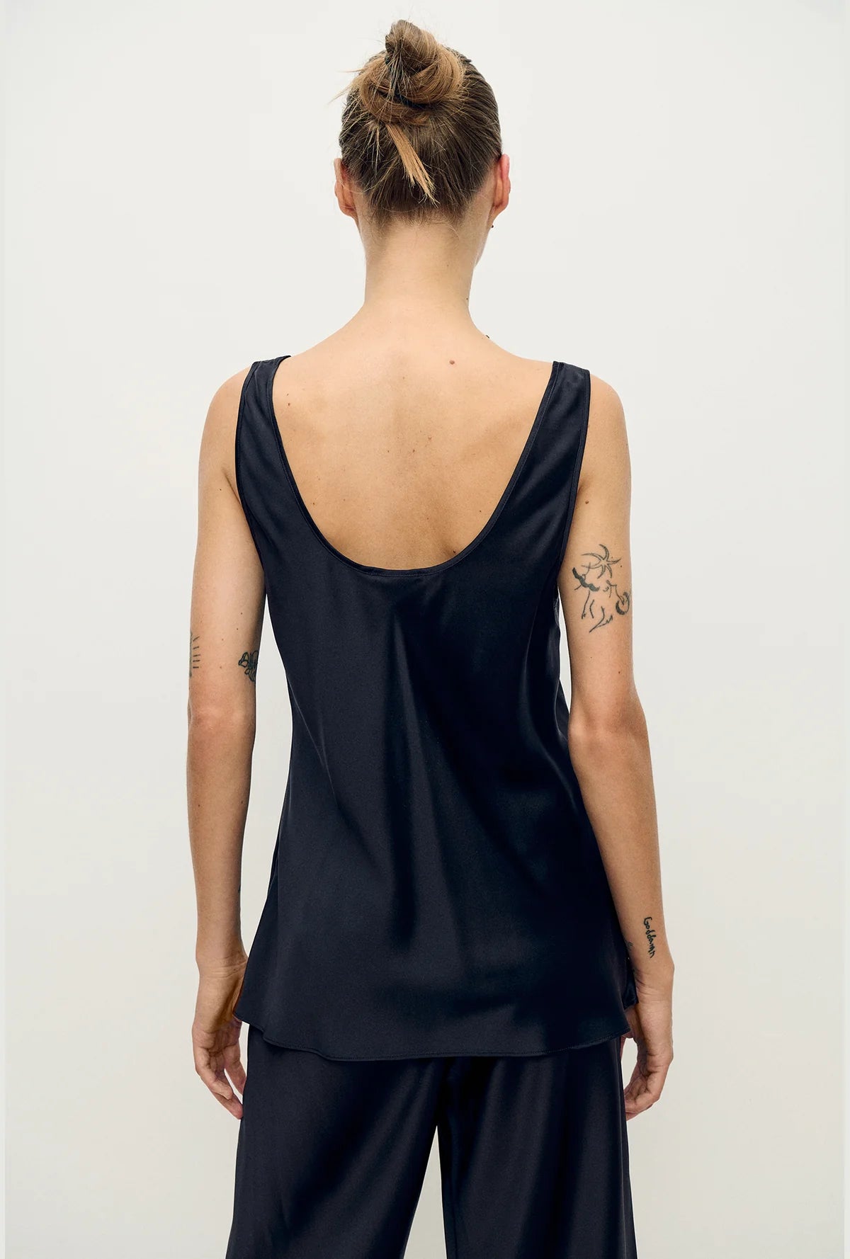 Scoop Neck Tank Black
