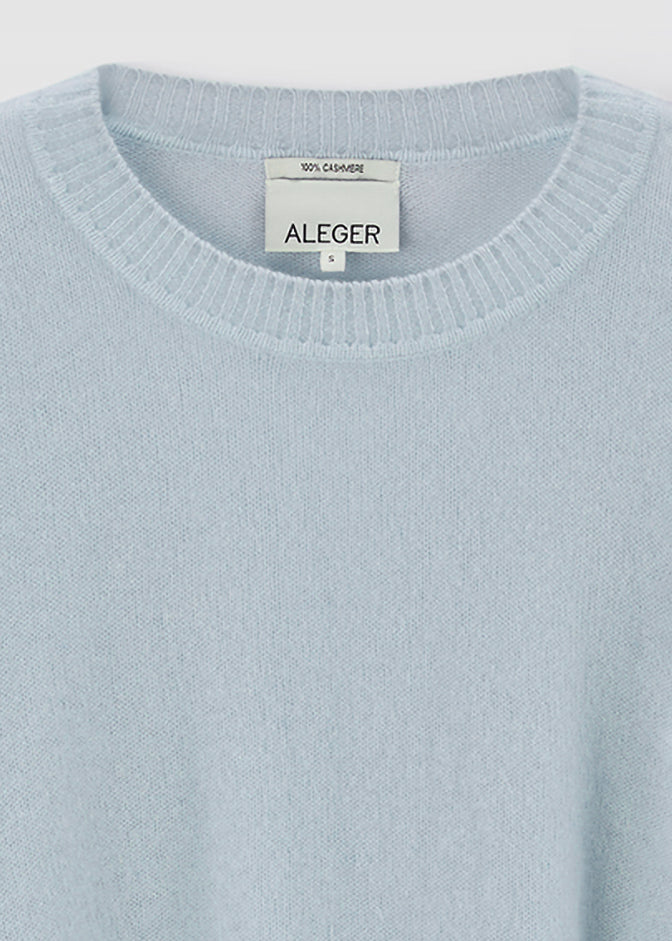273 Cashmere Featherweight Top Whisper Blue