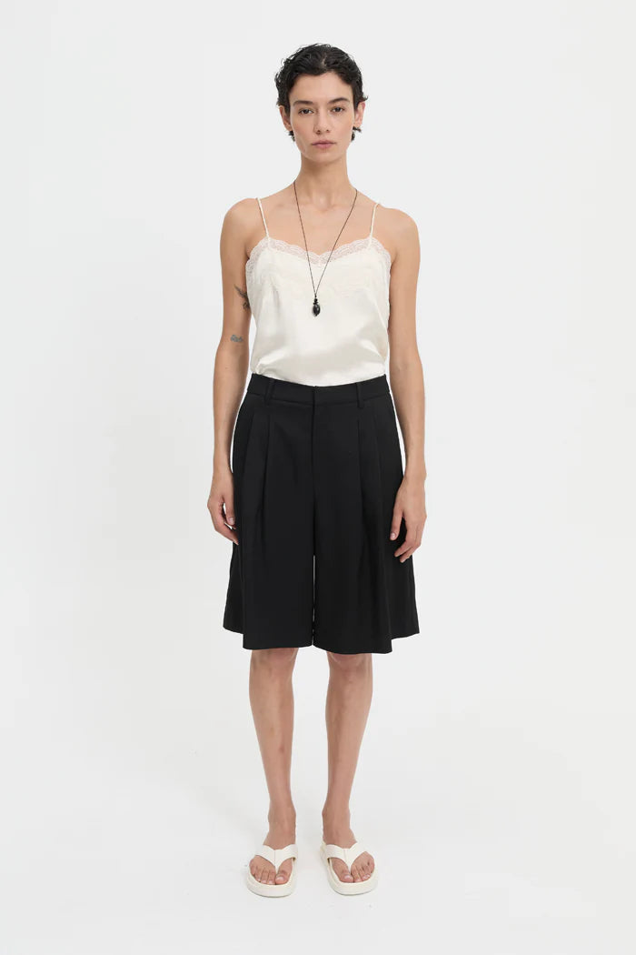 Junia Shorts Black