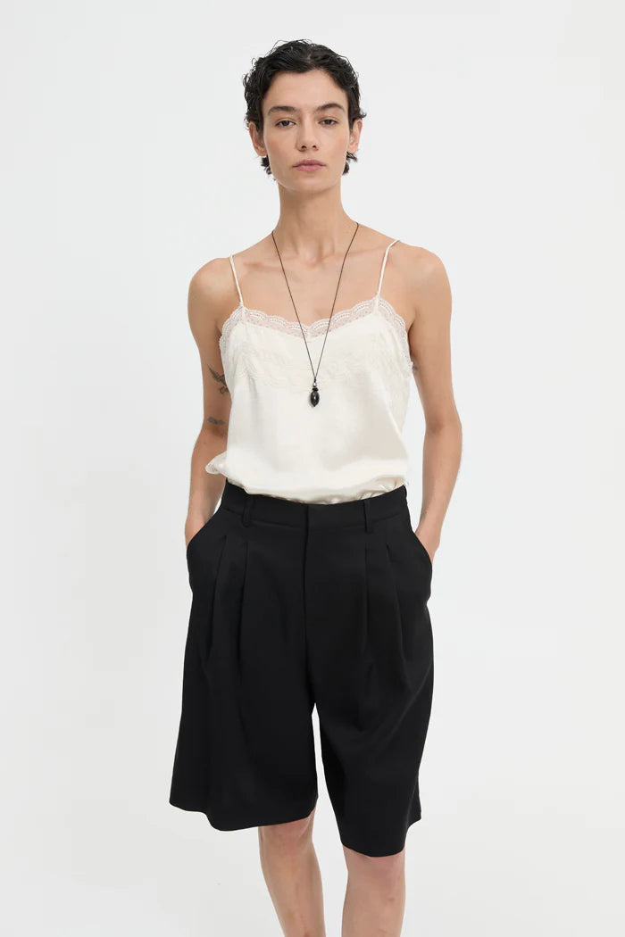 Junia Shorts Black