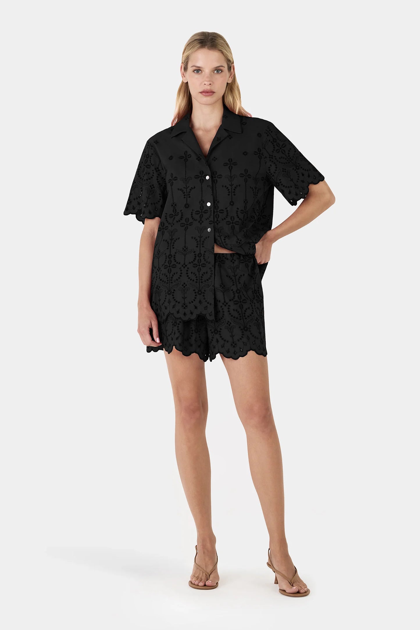 Milly Short Black Anglaise